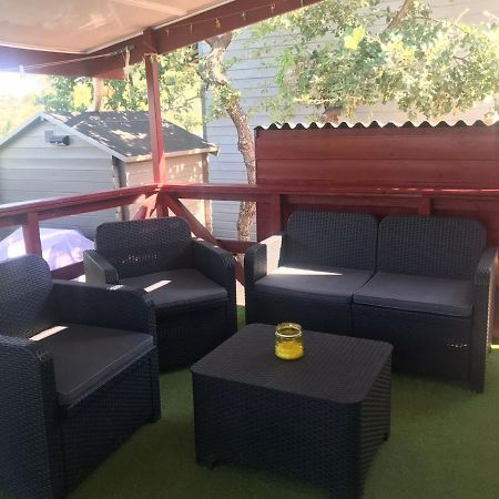 Charmant Mobil-Home Rocbaron Luaran gambar
