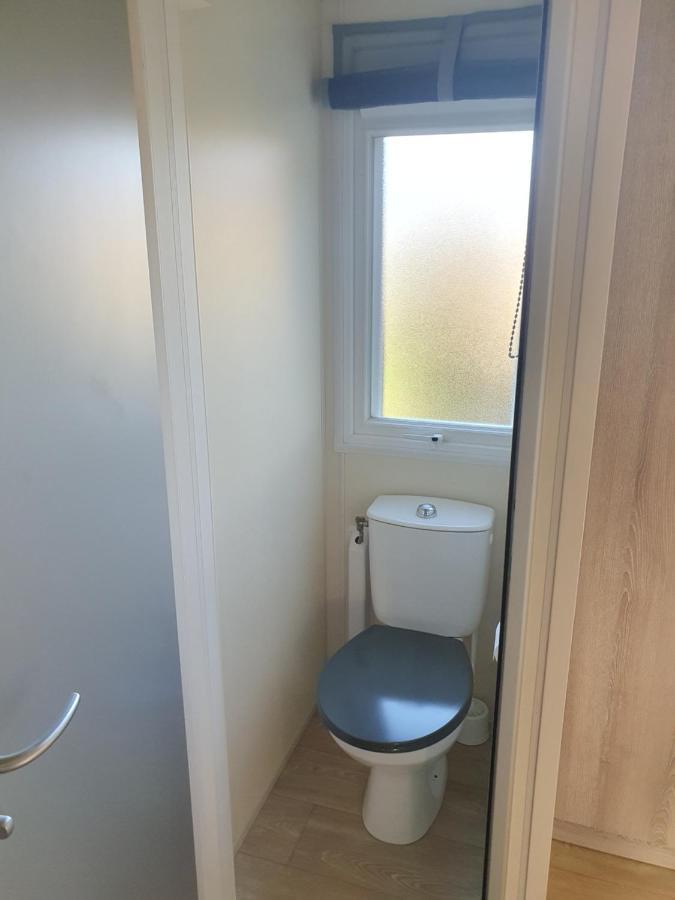 Charmant Mobil-Home Rocbaron Luaran gambar